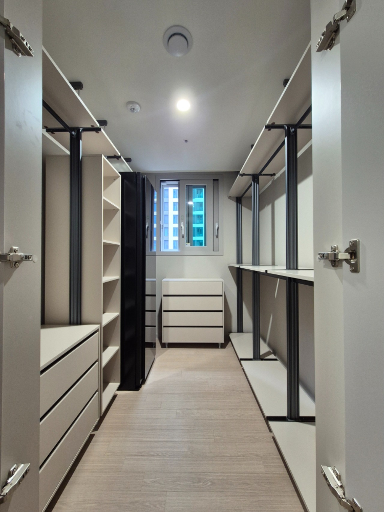 [웜그레이 흑니켈 + ㅡ자 ㅡ자]