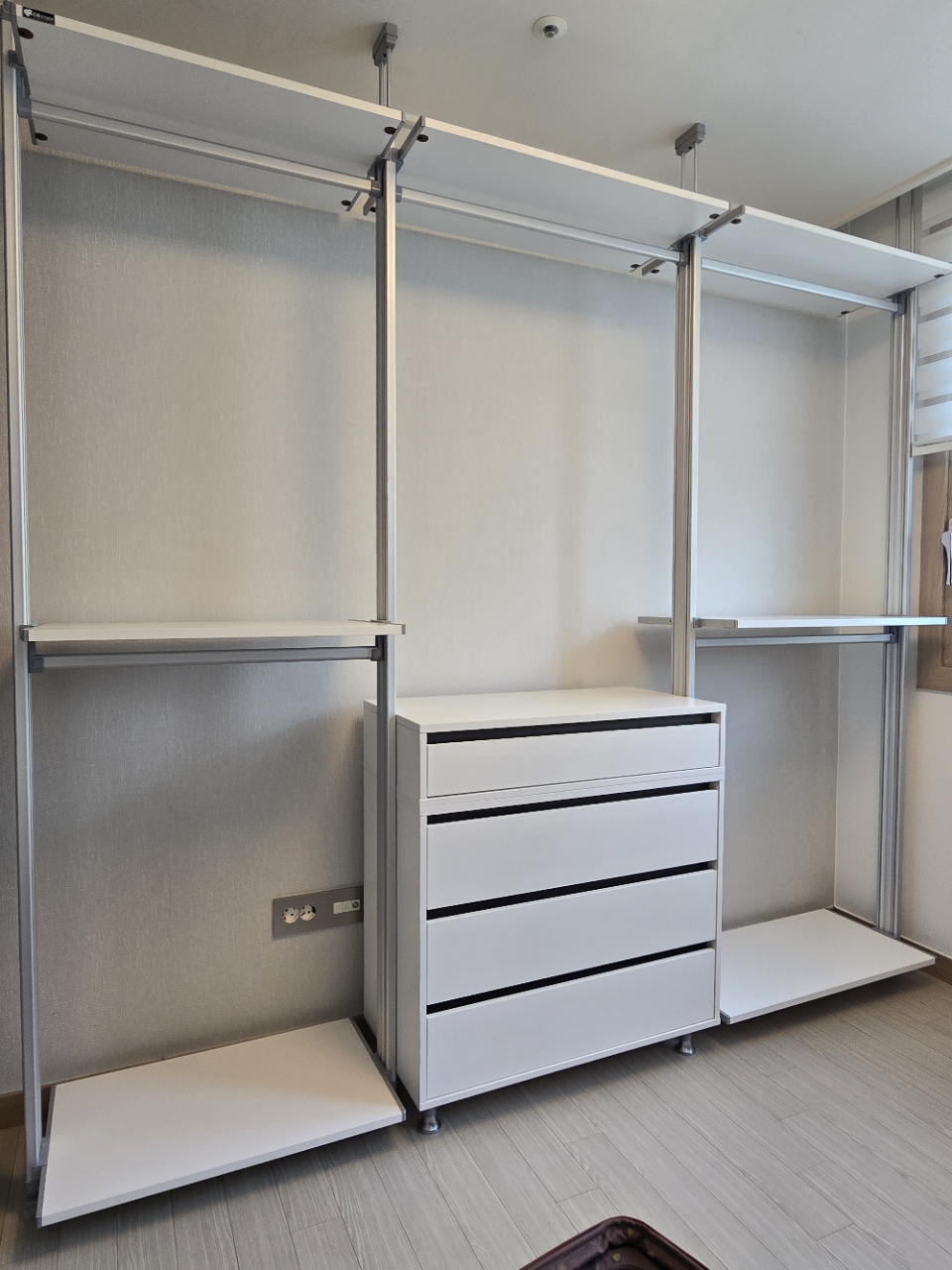 [화이트 + ㅡ자]